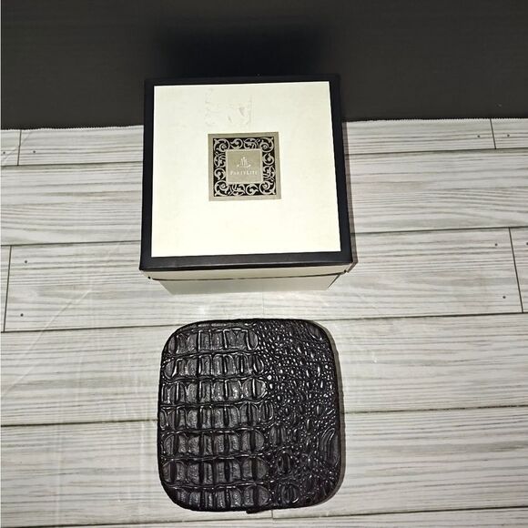 Partylite Square Candle Vintage Leather Scent G35439 With Faux Leather Gift Box - Picture 2 of 9